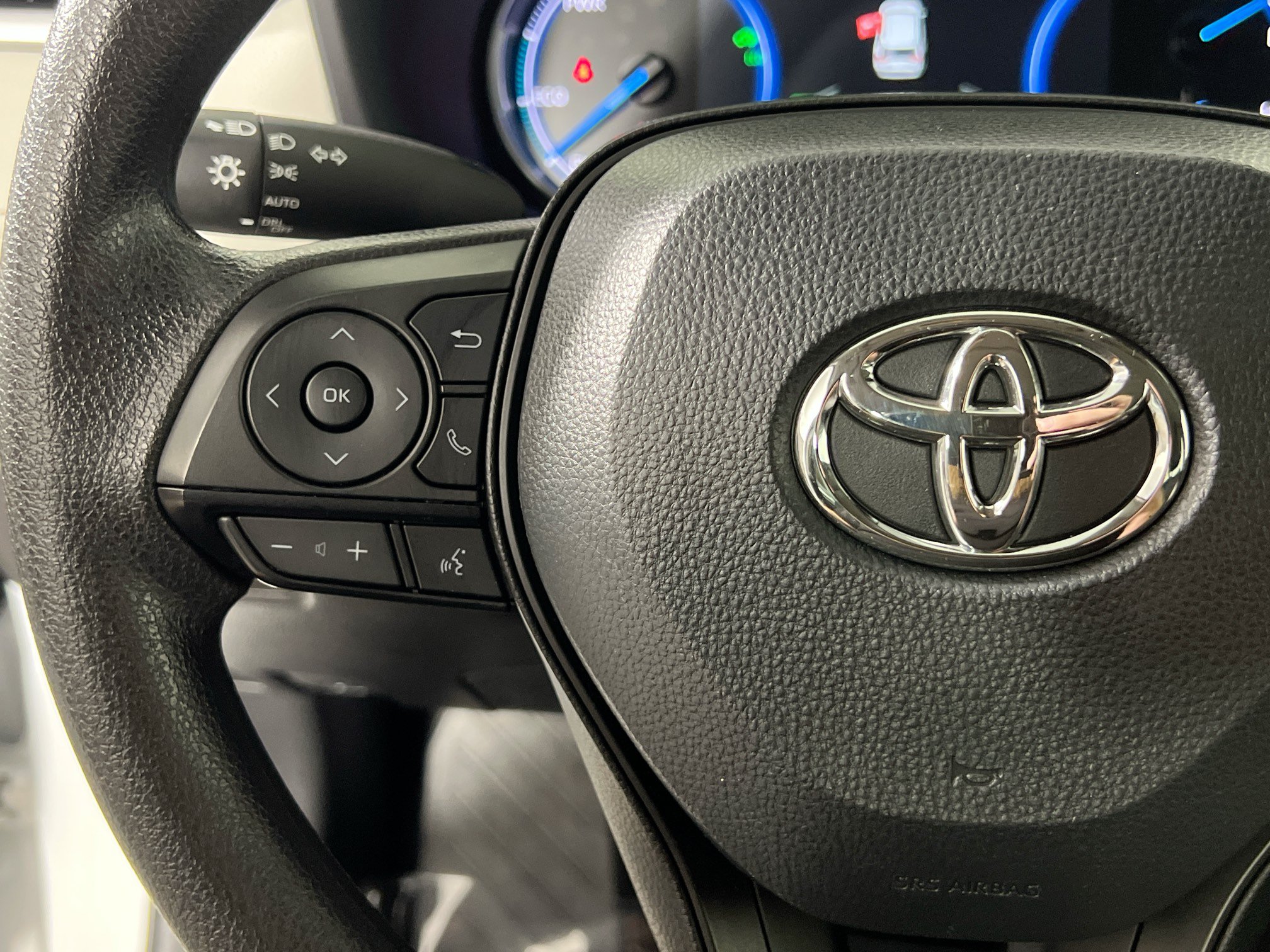 Used 2025 Toyota RAV4 XLE AWD/4WD image 19