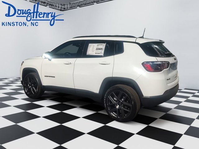 New 2026 Jeep Compass Latitude w/ Sun and Sound Group AWD/4WD image 3