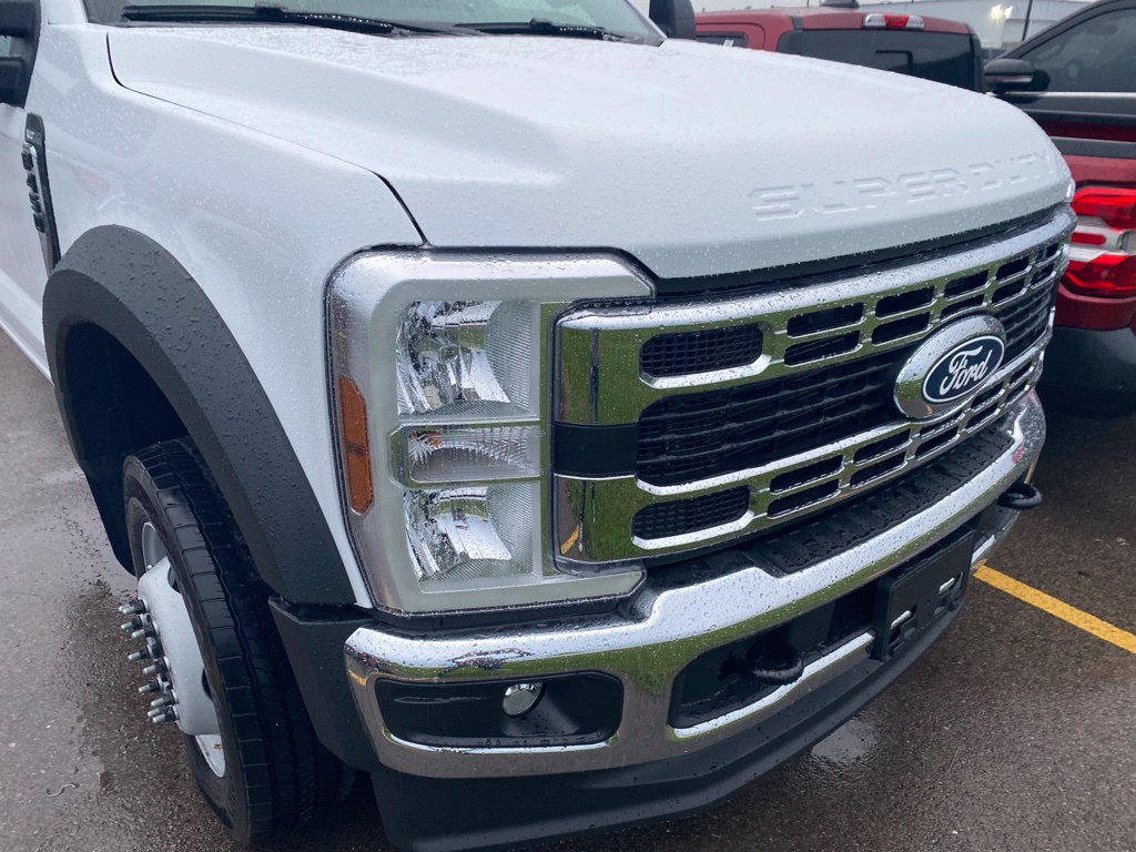 New 2027 Ford F450 XLT w/ XLT Value Package AWD/4WD image 3