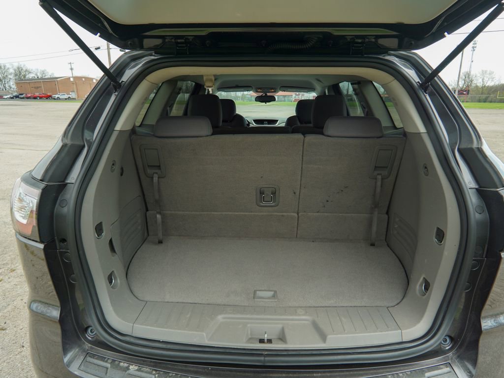 Used 2013 Chevrolet Traverse LS image 9