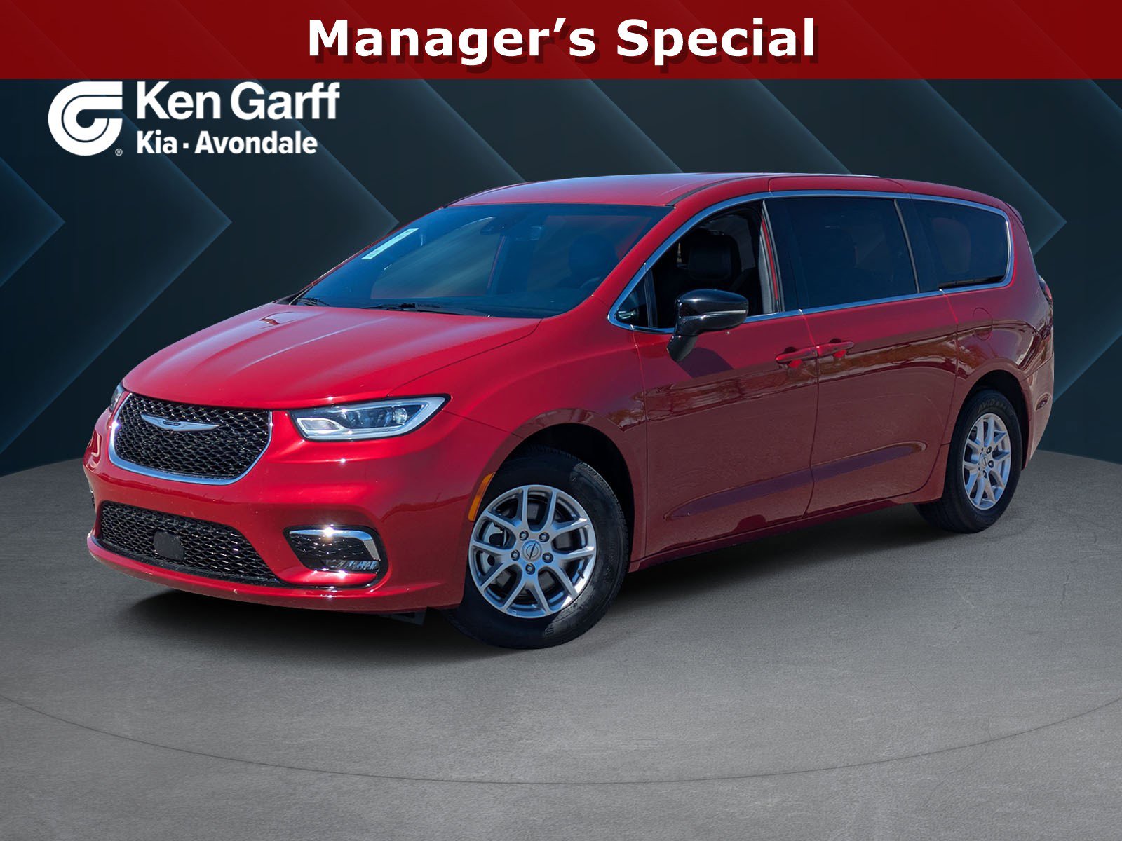 Used 2025 Chrysler Pacifica Select FWD image 1