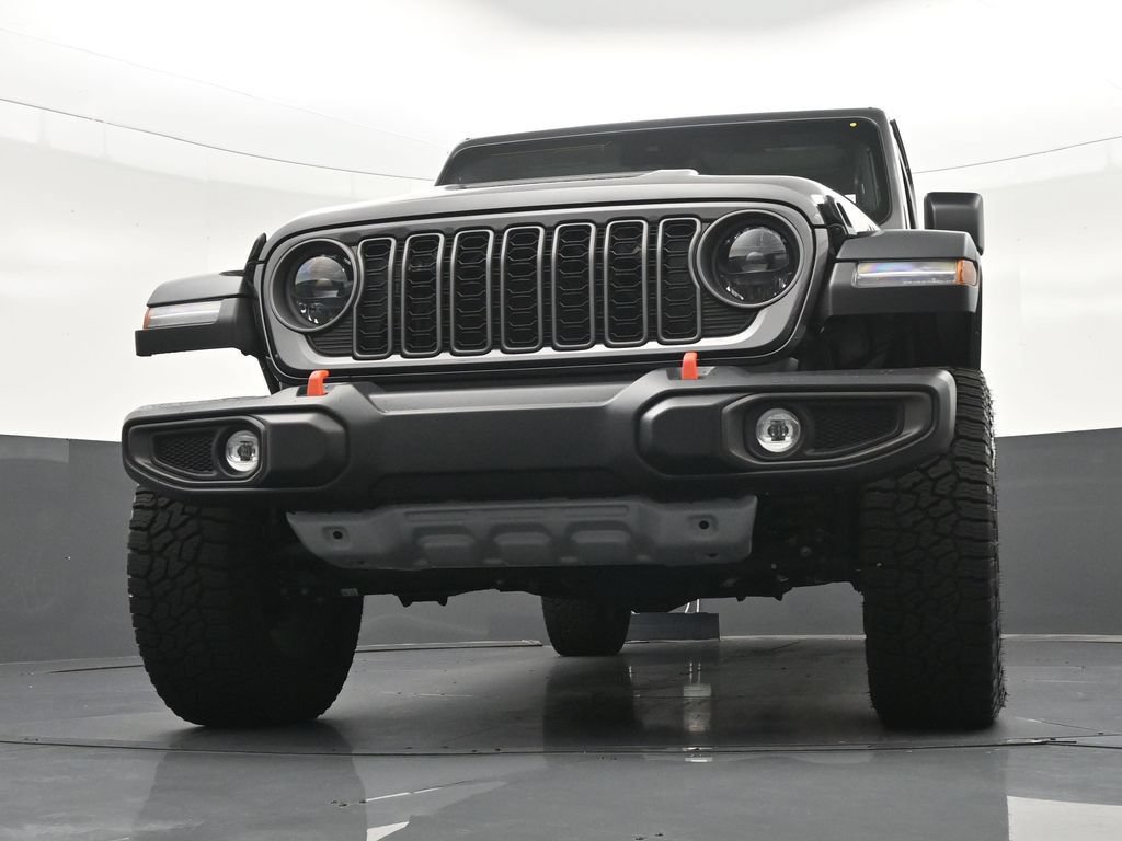 Used 2025 Jeep Gladiator Mojave w/ Convenience Group AWD/4WD image 34