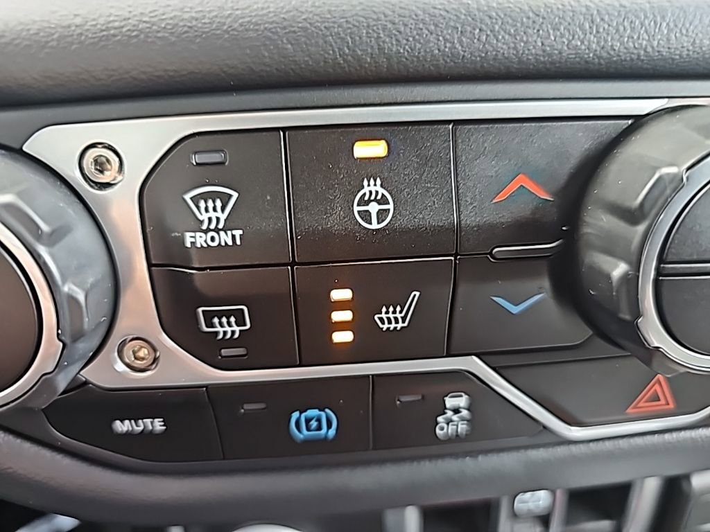 Certified 2025 Jeep Wrangler Unlimited Sahara w/ Safety Group image 30