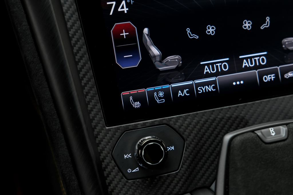 Used 2023 Lamborghini Urus Performante AWD/4WD image 27