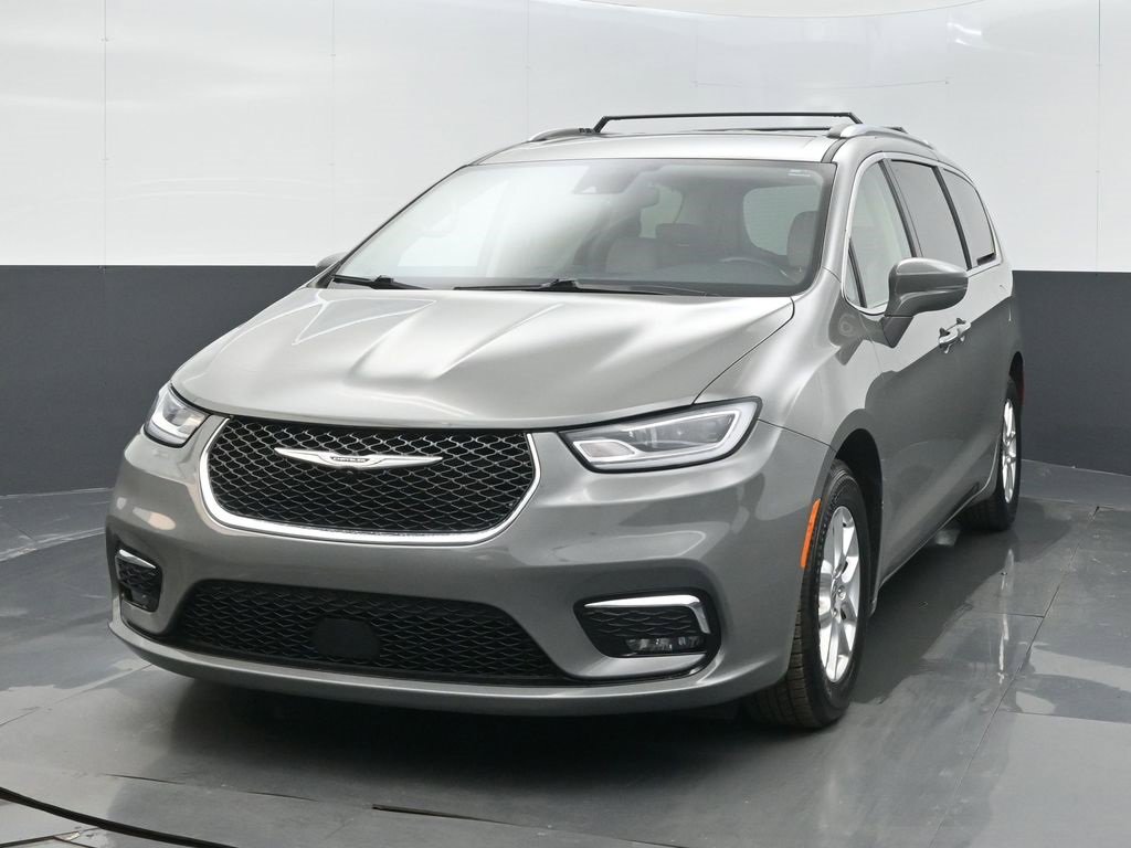 Used 2021 Chrysler Pacifica Touring-L image 7