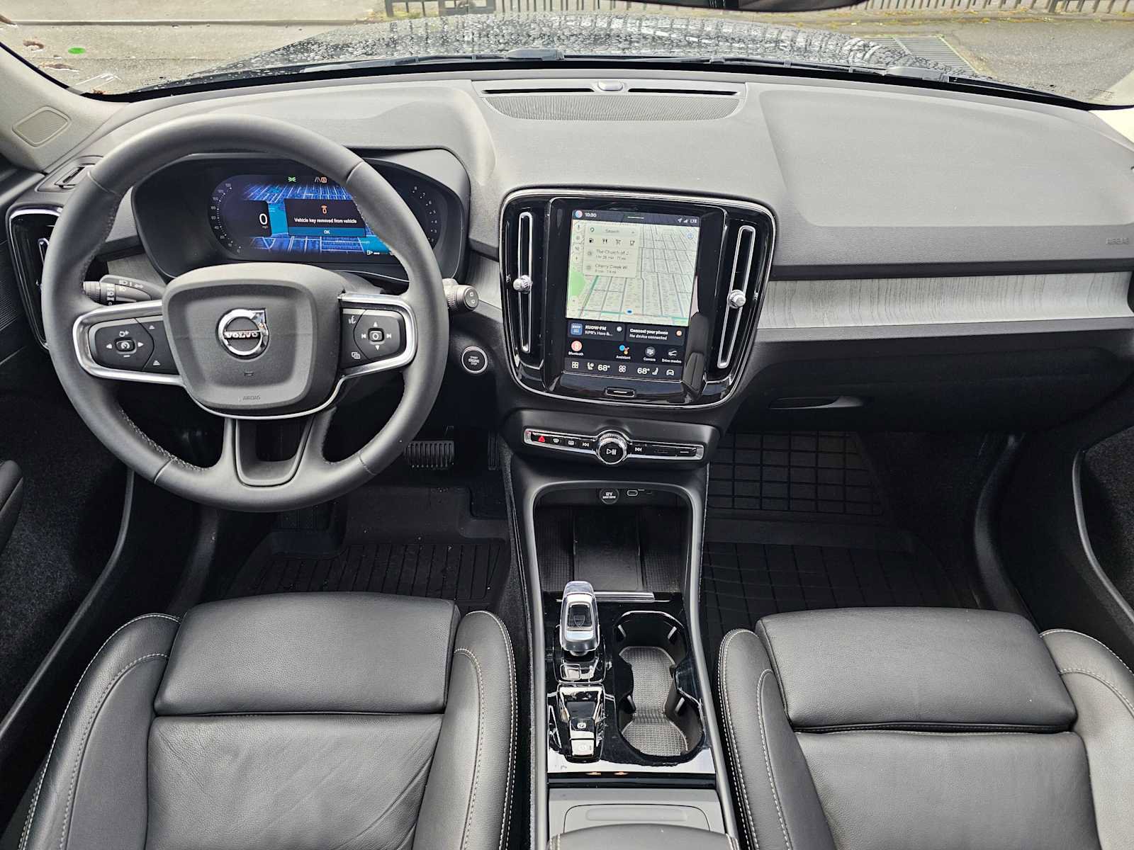 Certified 2024 Volvo XC40 B5 Plus w/ Climate Package image 19