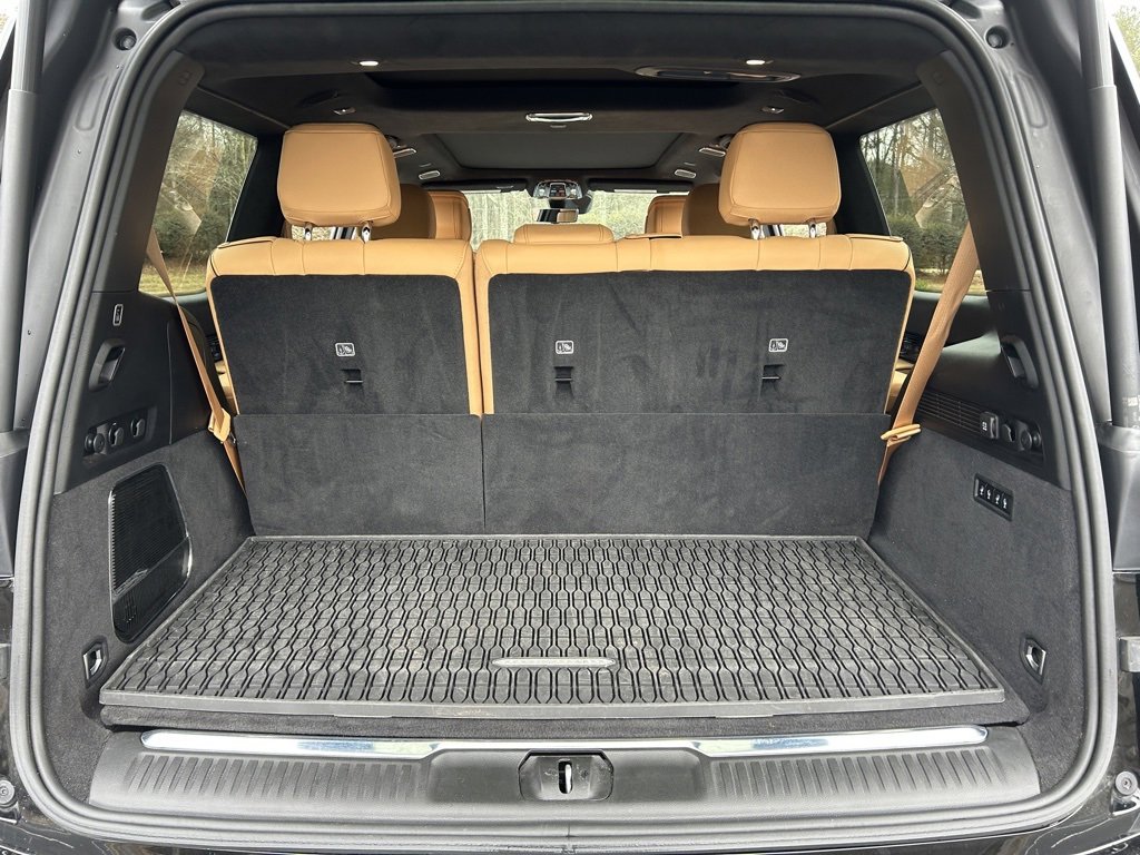 Used 2024 Jeep Grand Wagoneer Series III w/ HD Trailer Tow Package image 46