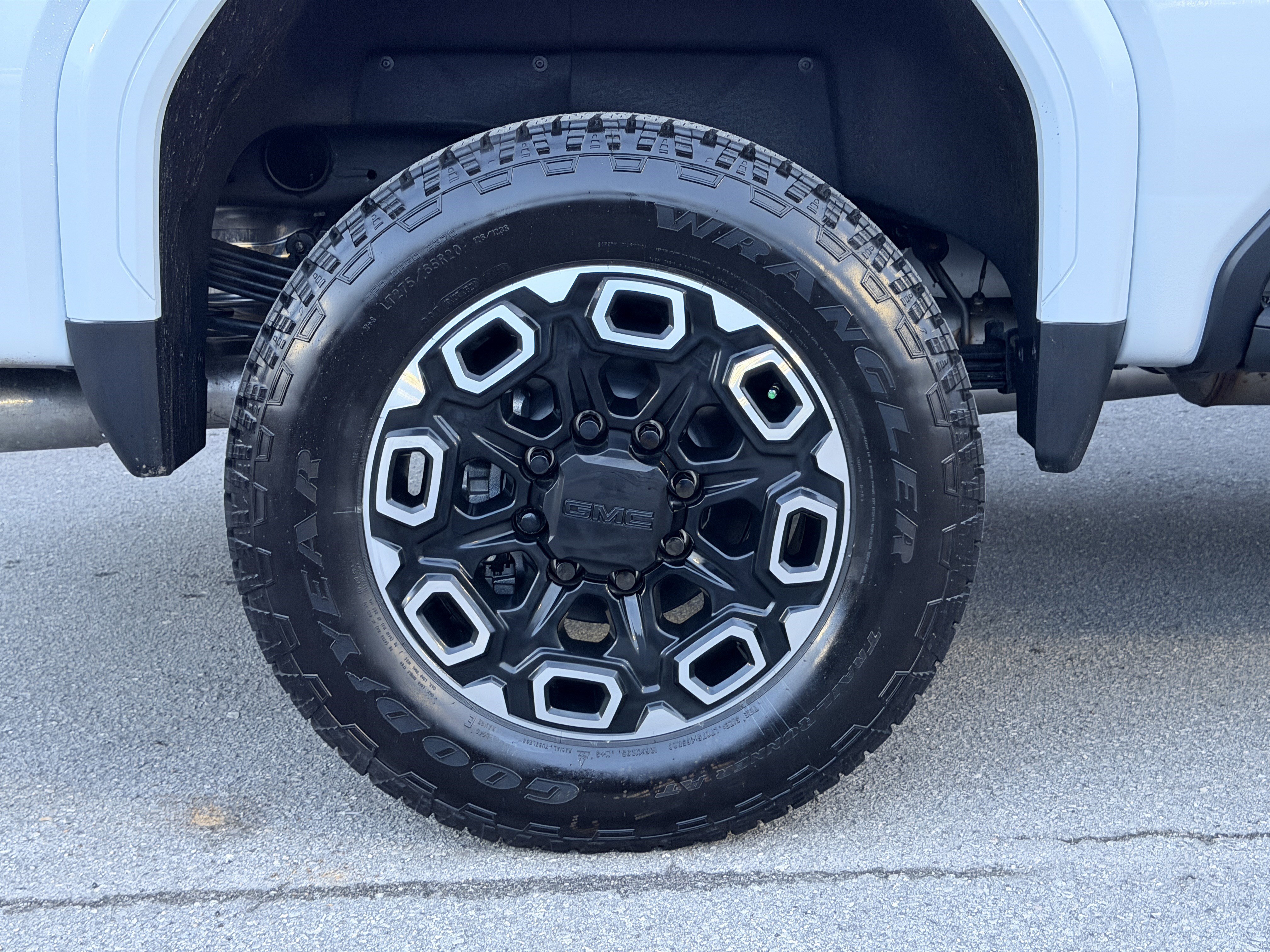 New 2026 GMC Sierra 2500 Denali w/ Denali Reserve Package image 16