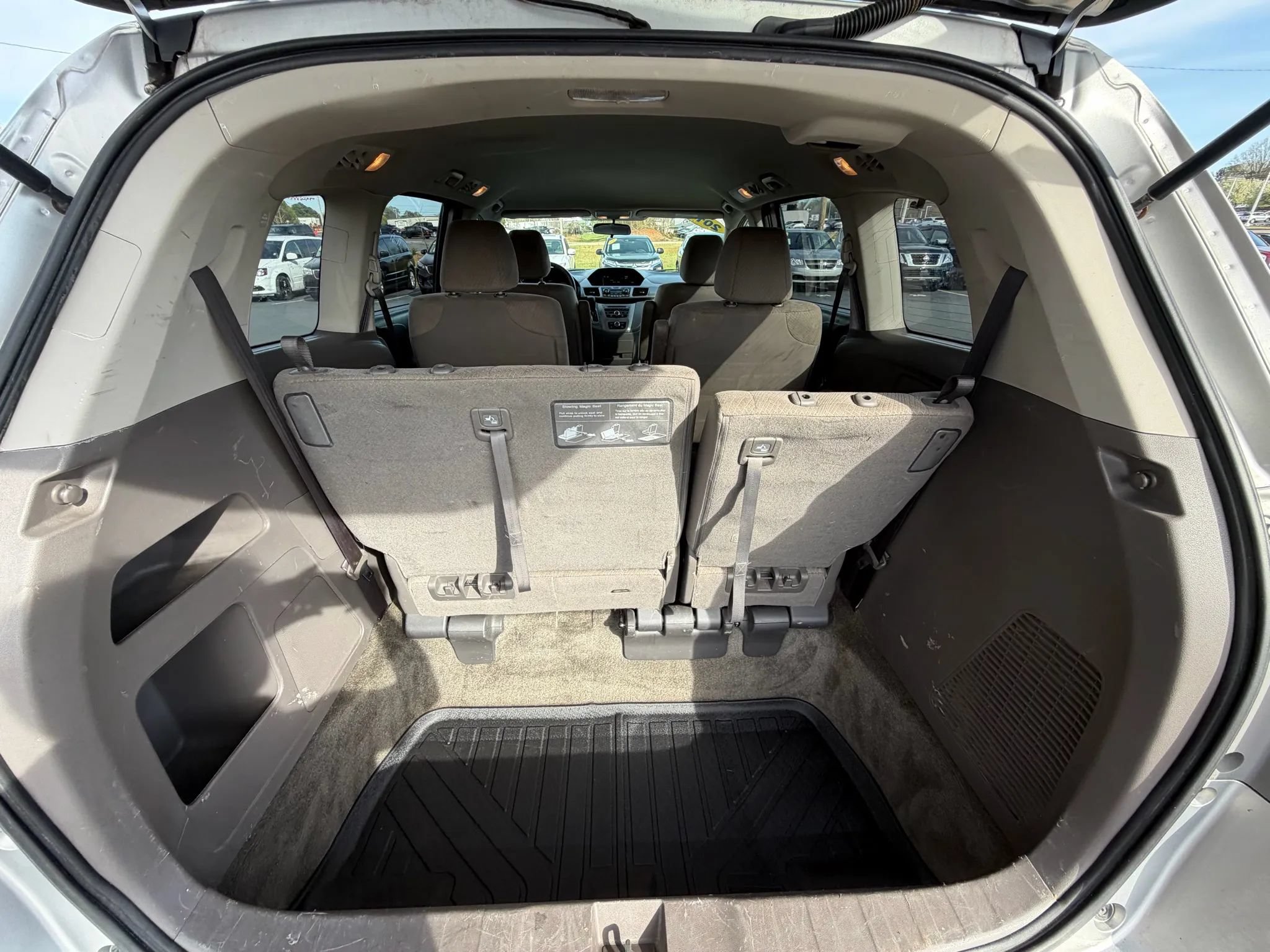 Used 2014 Honda Odyssey LX image 9