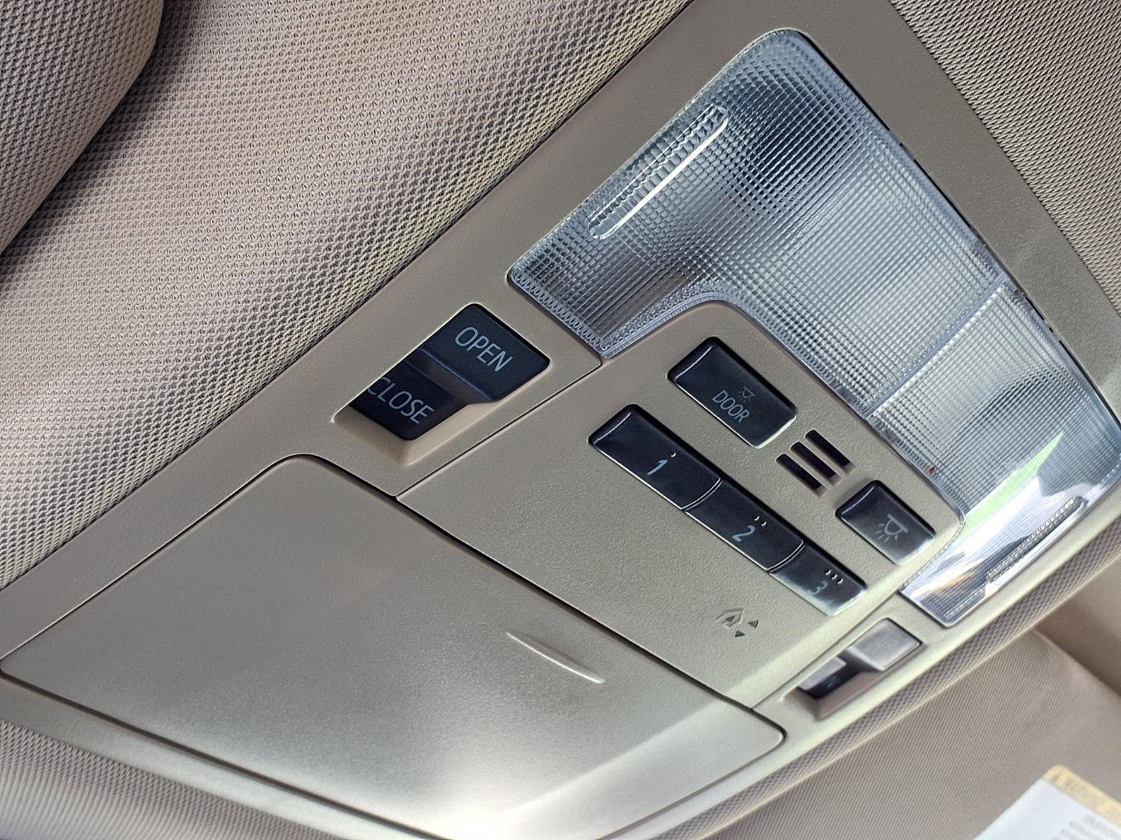 Used 2019 Toyota Highlander Limited AWD/4WD image 17