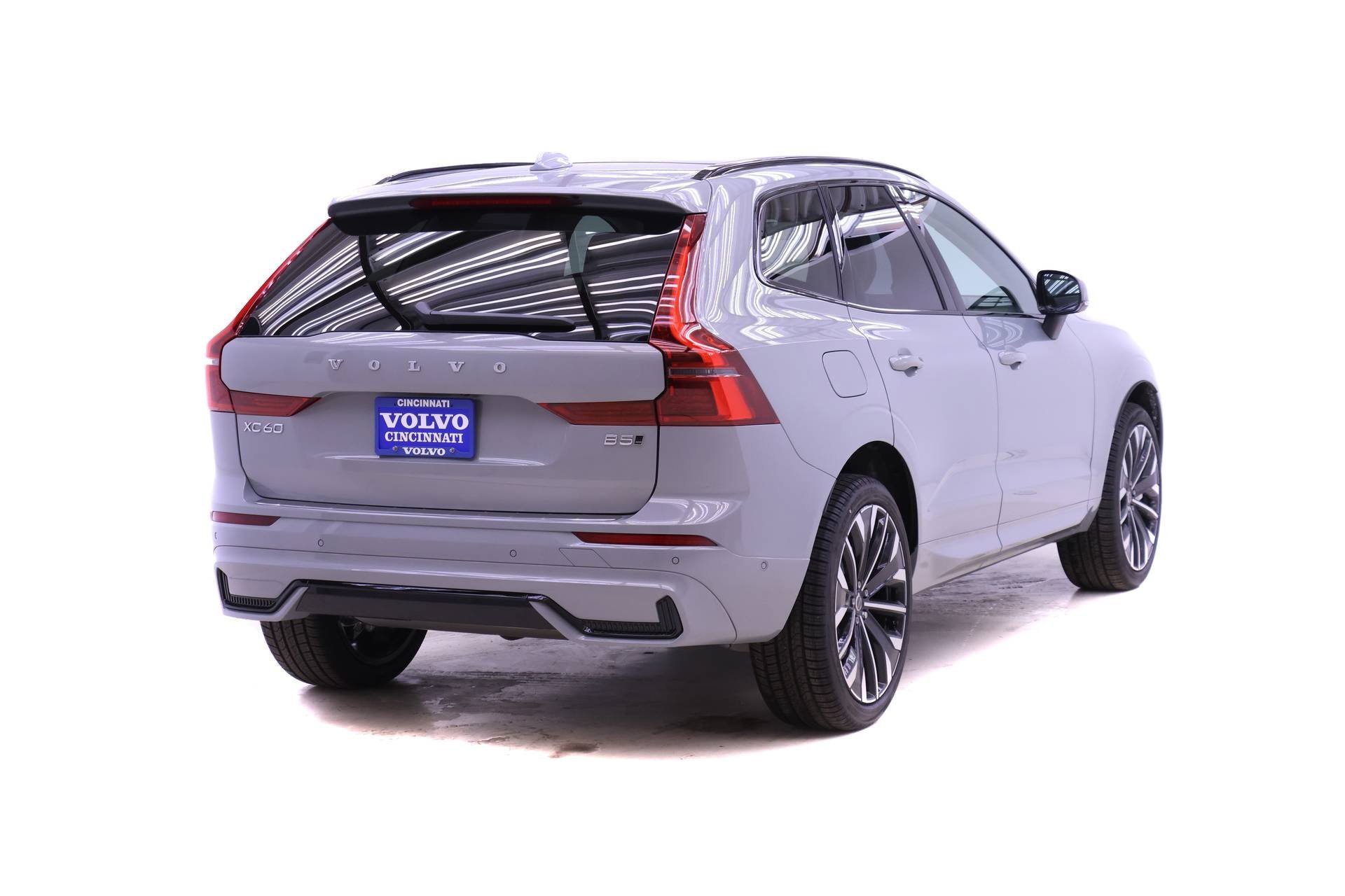 New 2026 Volvo XC60 B5 Ultra w/ Protection Package Premier image 4