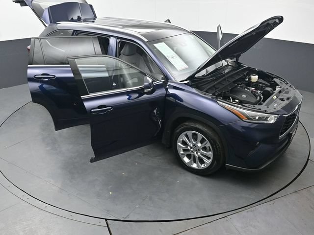 Certified 2024 Toyota Highlander Limited AWD/4WD image 53