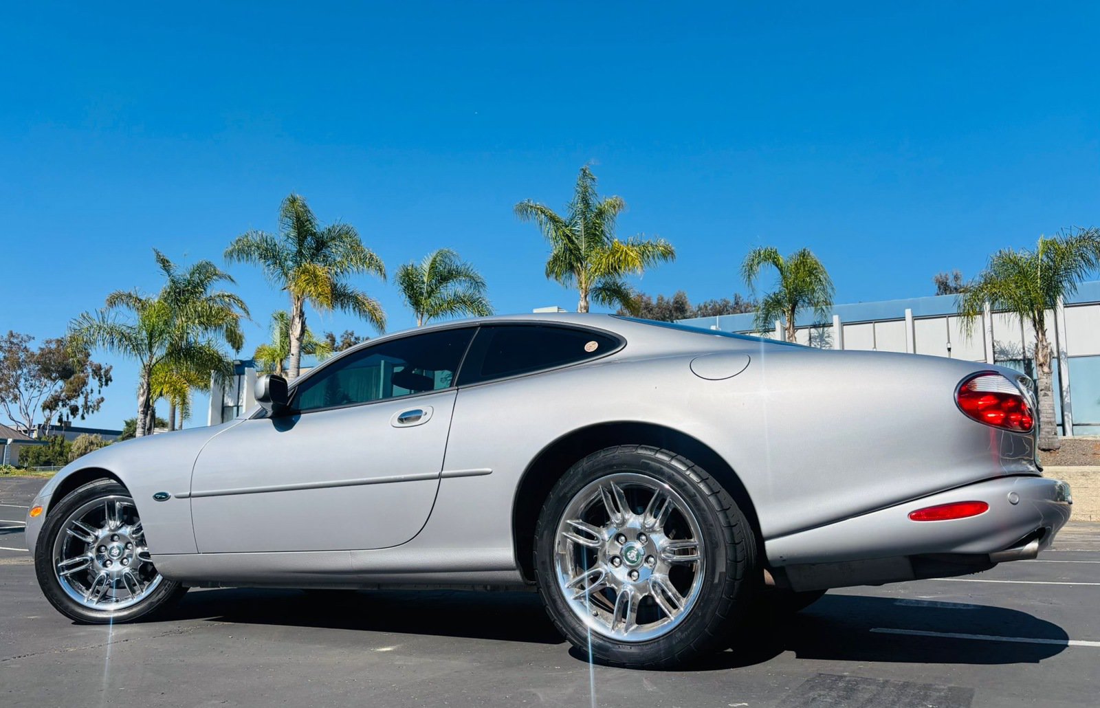 Used 2001 Jaguar XK8 Coupe RWD image 3