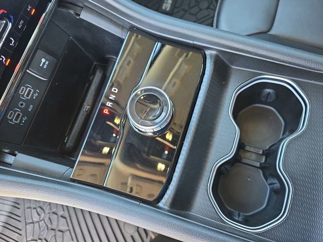 Used 2024 Jeep Grand Cherokee Limited w/ Black Appearance Package image 24