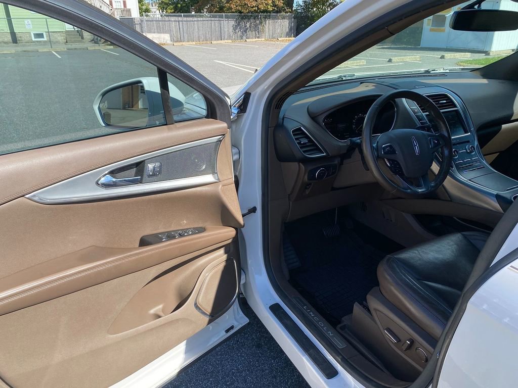 Used 2016 Lincoln MKX Reserve w/ Cargo Utility Package image 10