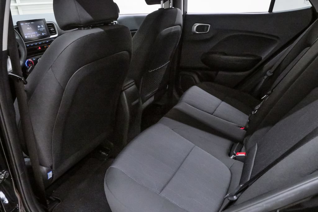 Certified 2024 Hyundai Venue SE FWD image 10