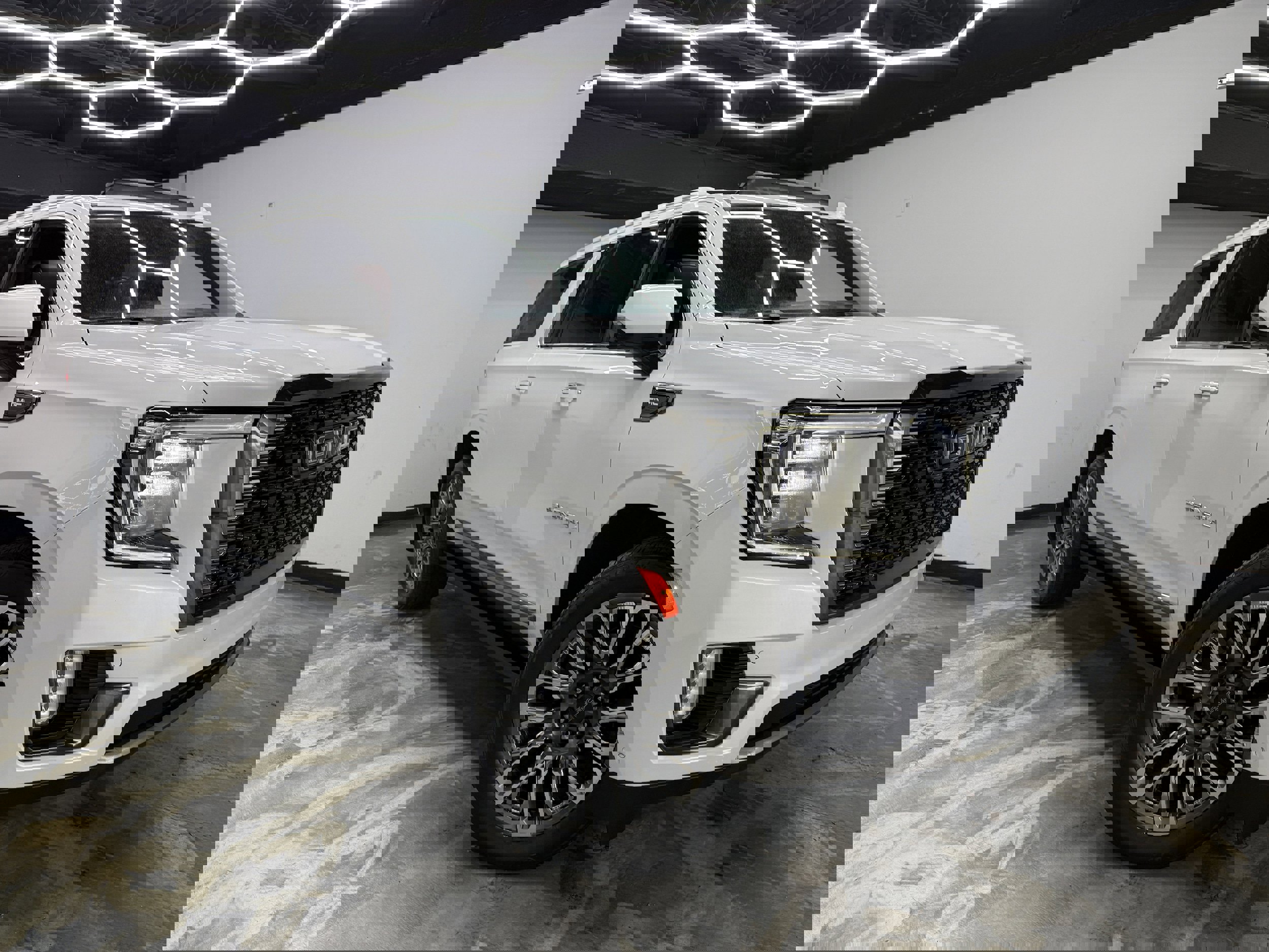 Used 2023 GMC Yukon XL Denali Ultimate w/ LPO, Floor Liner Package image 7