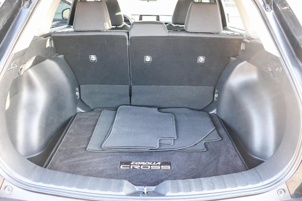 Used 2022 Toyota Corolla Cross LE FWD image 30