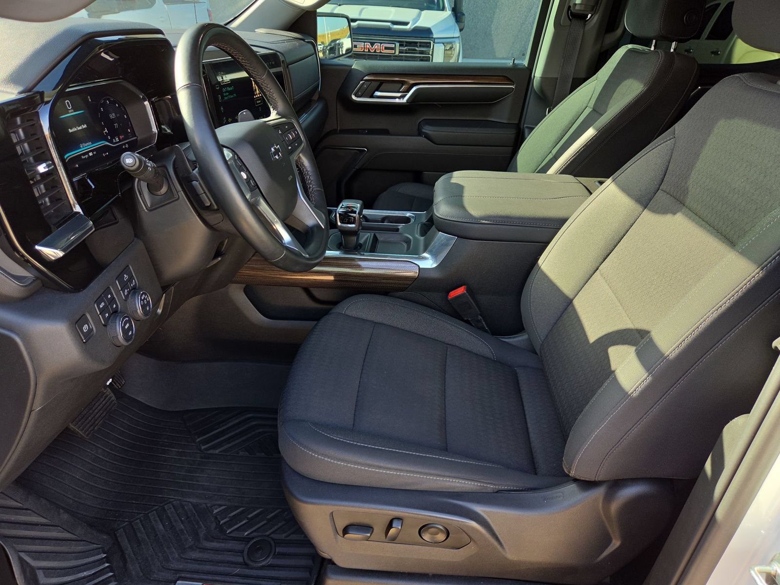 Used 2023 Chevrolet Silverado 1500 RST w/ Z71 Off-Road Package AWD/4WD image 18