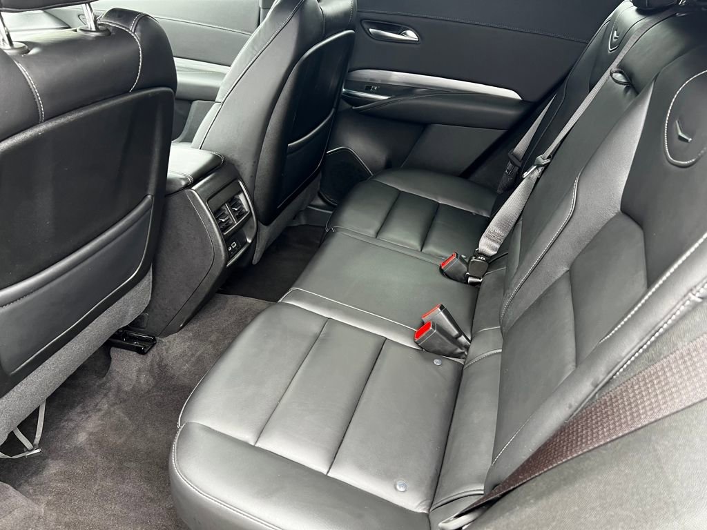 Used 2024 Cadillac XT4 Premium Luxury image 12