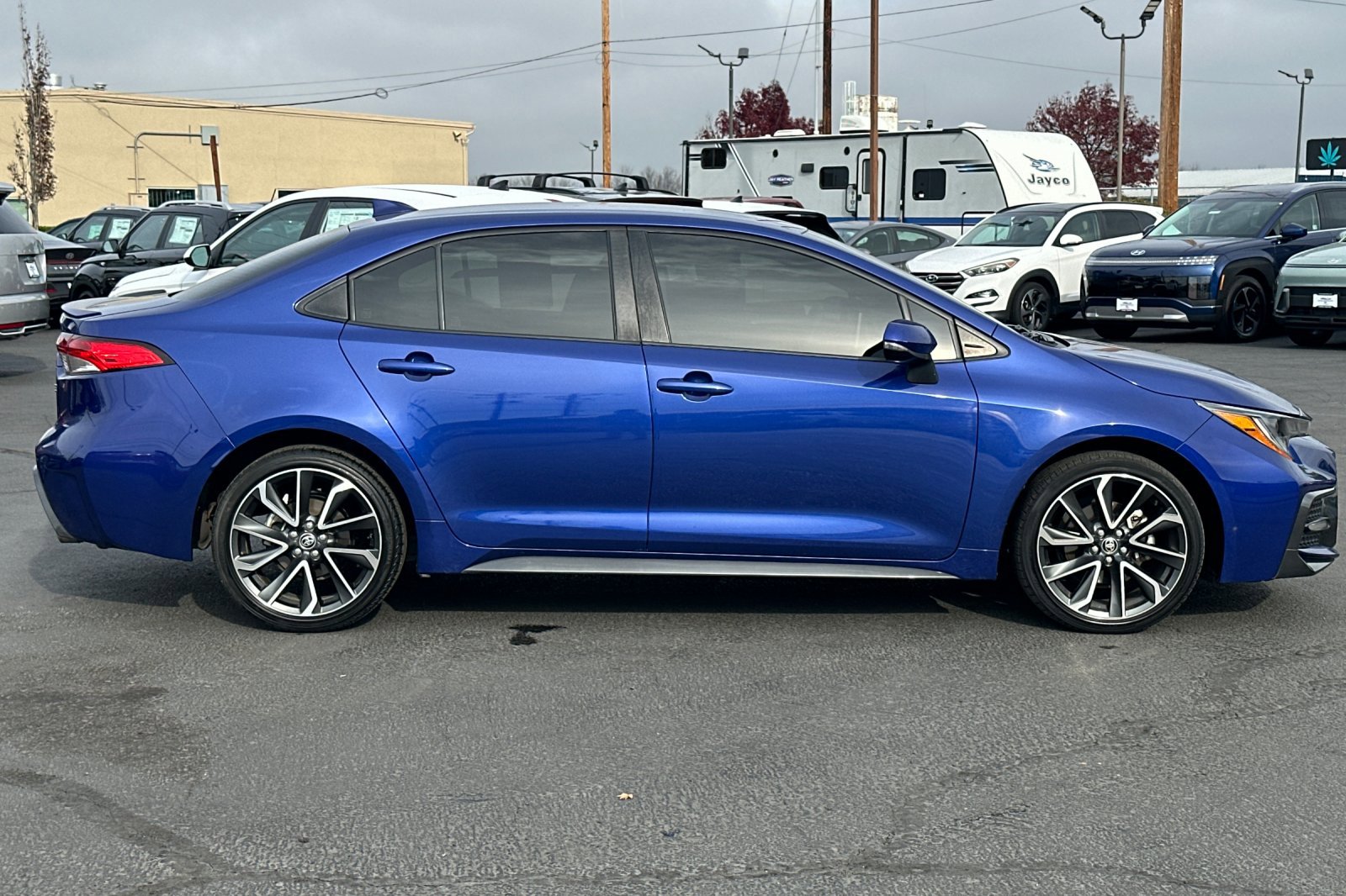 Used 2021 Toyota Corolla SE image 3