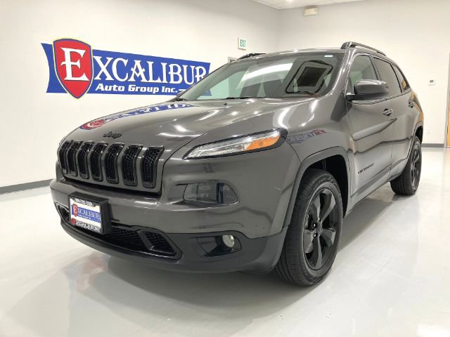 Used 2018 Jeep Cherokee Latitude w/ Altitude Package AWD/4WD image 16