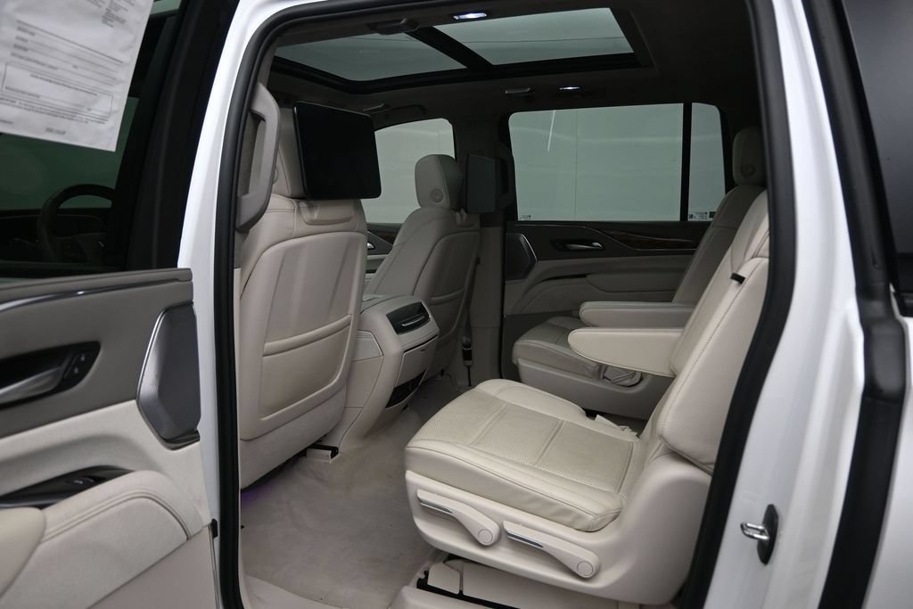 Used 2024 Cadillac Escalade ESV Sport Platinum AWD/4WD image 25