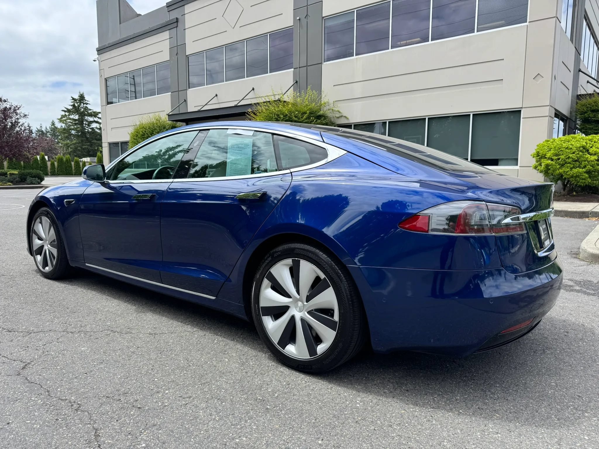 Used 2020 Tesla Model S Long Range Plus AWD/4WD image 8