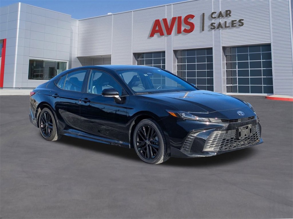 Used 2025 Toyota Camry SE image 9