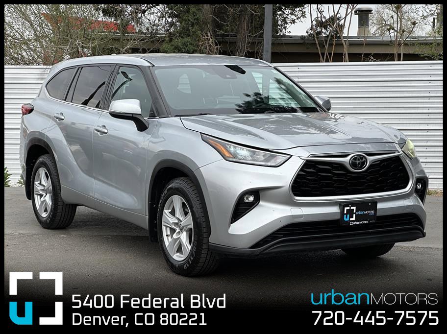 Used 2020 Toyota Highlander LE AWD/4WD image 1