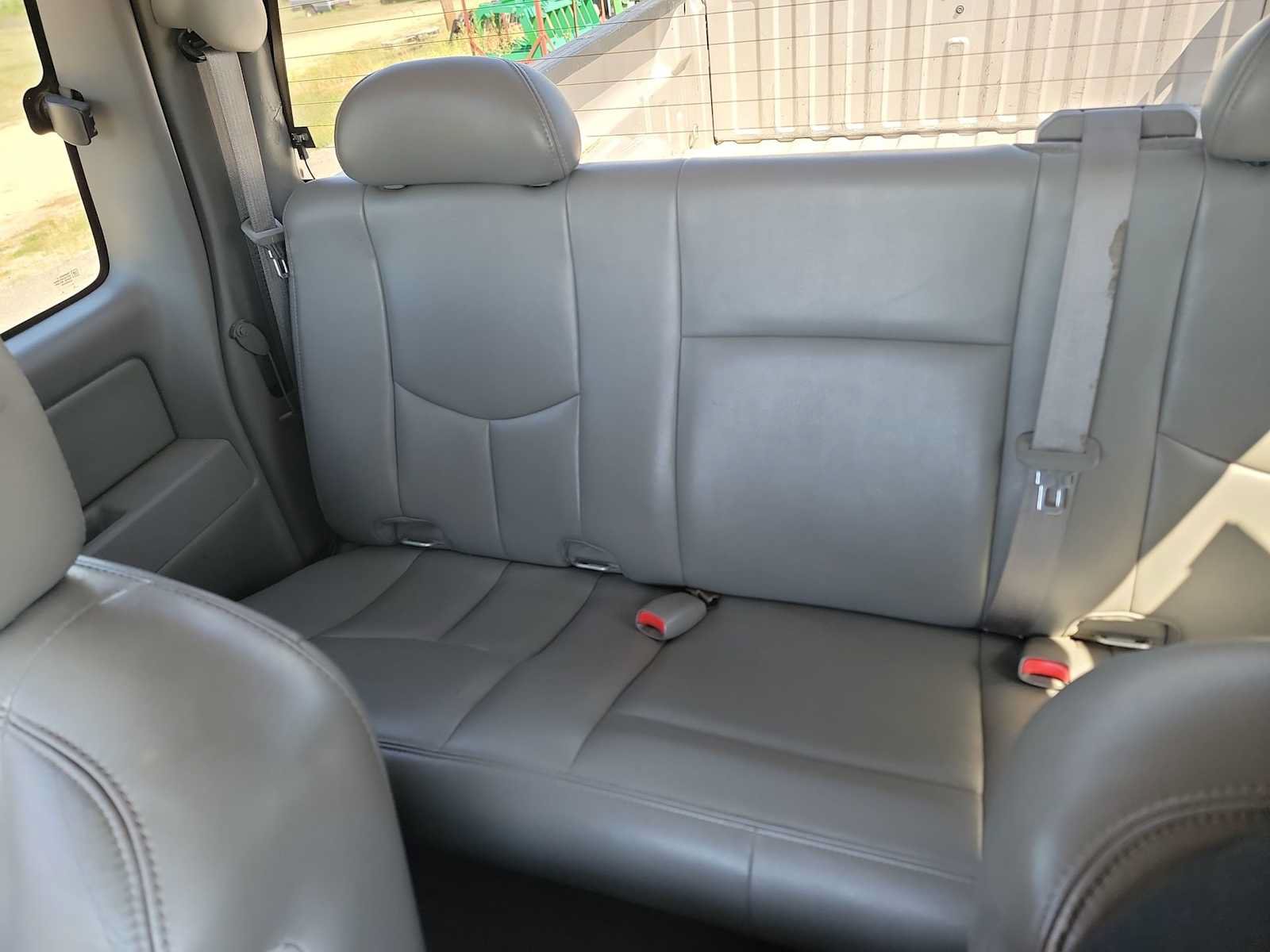 Used 2006 Chevrolet Silverado 1500 LT w/ Onstar Plus Package AWD/4WD image 20