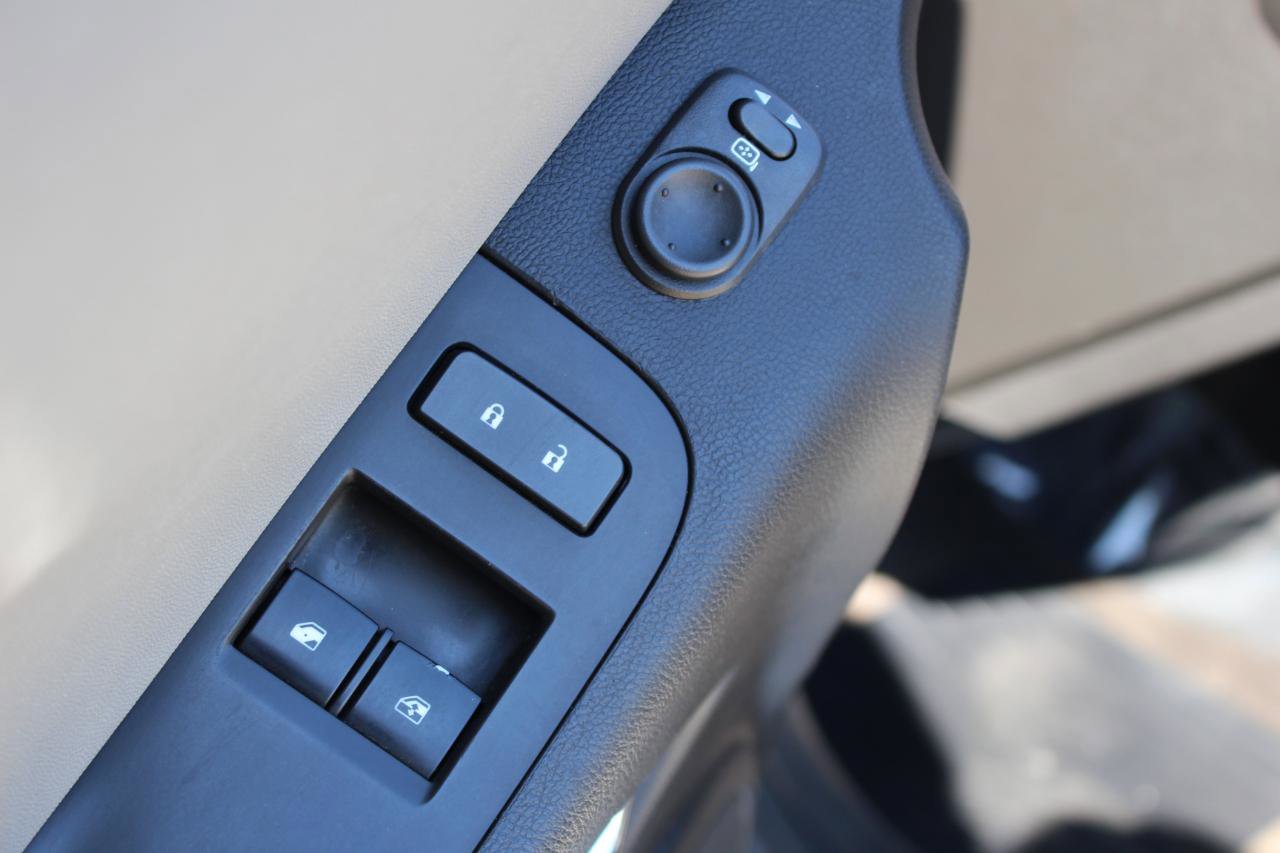 Used 2012 Chevrolet Camaro LS RWD image 13