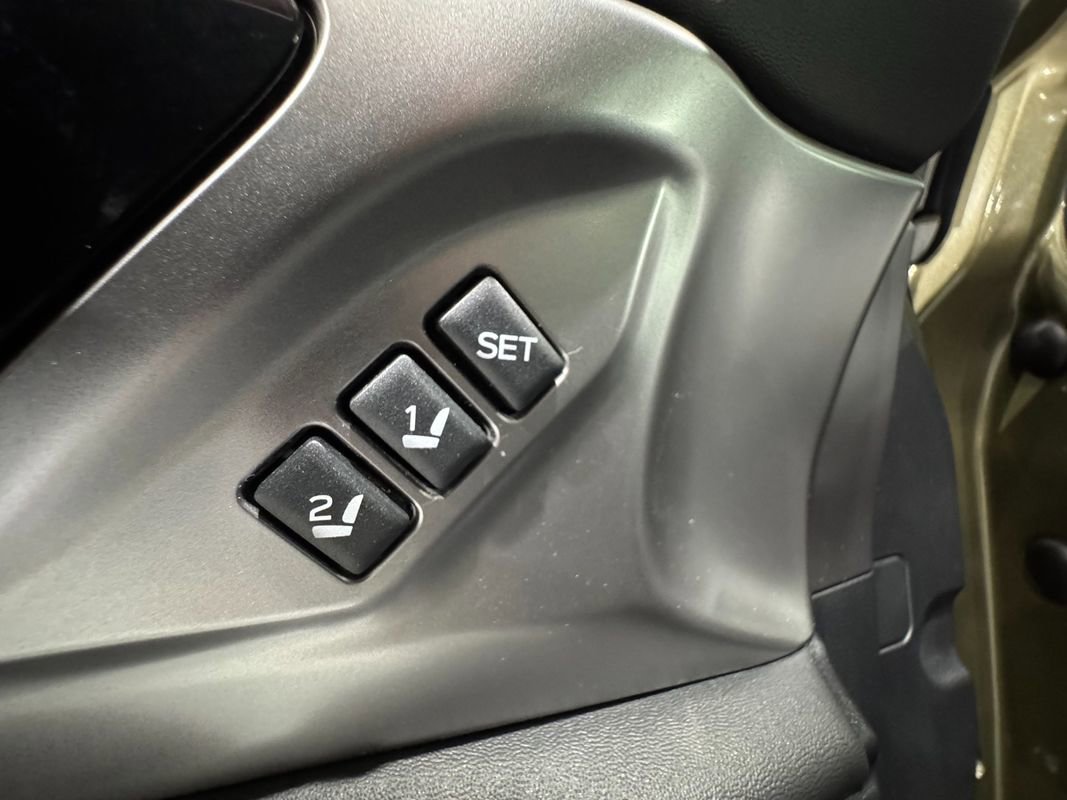 Used 2021 Subaru Outback Limited image 31