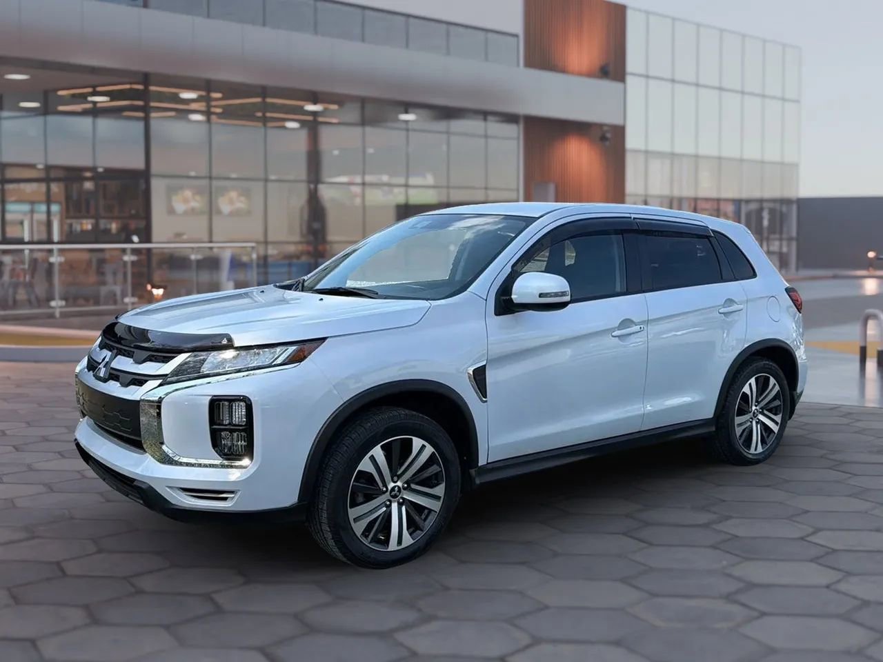 Used 2022 Mitsubishi Outlander Sport SE image 2