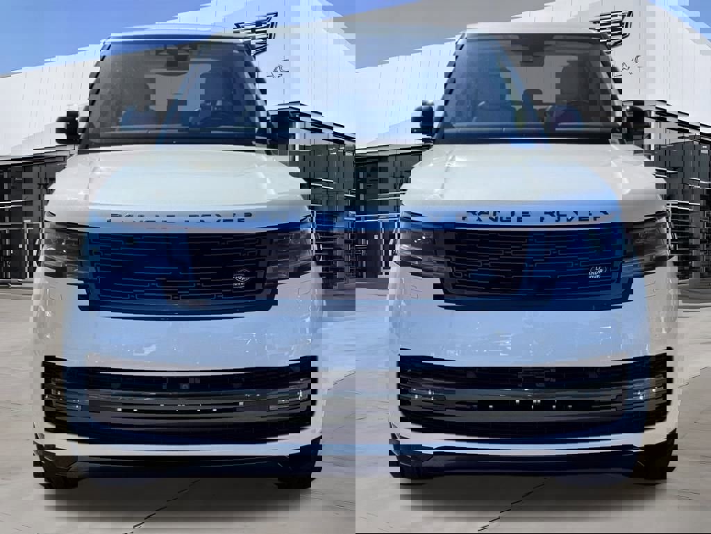 Used 2023 Land Rover Range Rover SE image 4