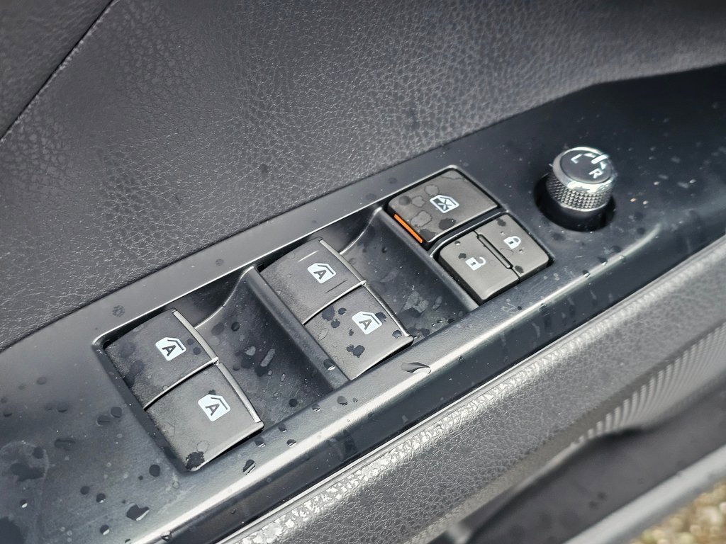 Used 2019 Toyota Camry XSE image 32