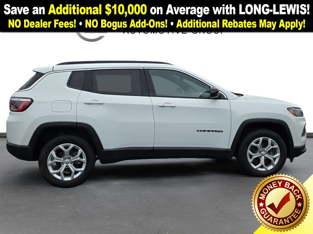 Used 2024 Jeep Compass Latitude image 8