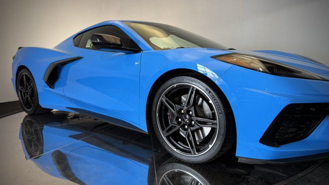 Used 2024 Chevrolet Corvette Stingray Premium Cpe w/ Z51 Performance Package RWD image 21