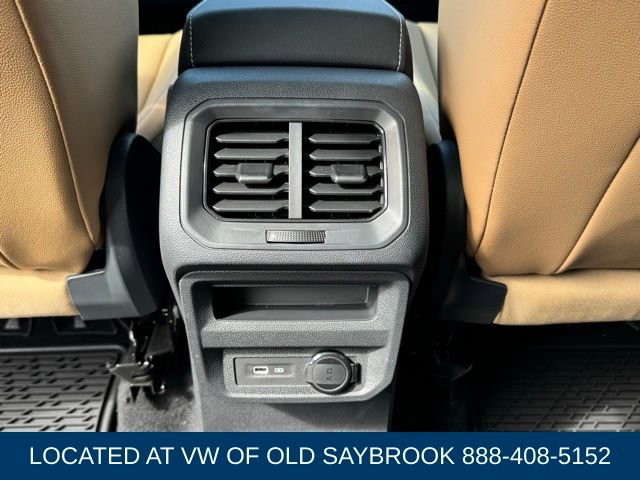 Used 2023 Volkswagen Tiguan SE w/ Panoramic Sunroof Package image 12