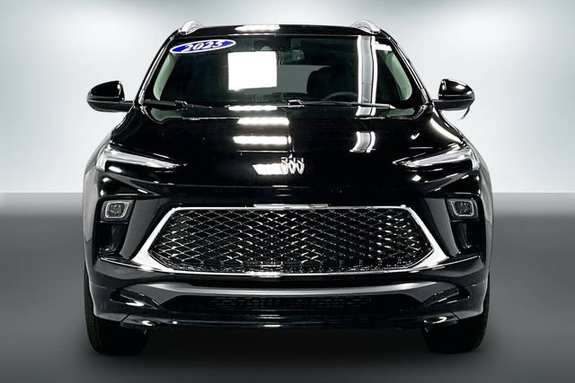 Certified 2025 Buick Encore GX Avenir w/ Avenir Convenience Package AWD/4WD image 2