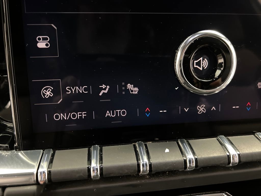 Used 2025 GMC Yukon Denali image 47