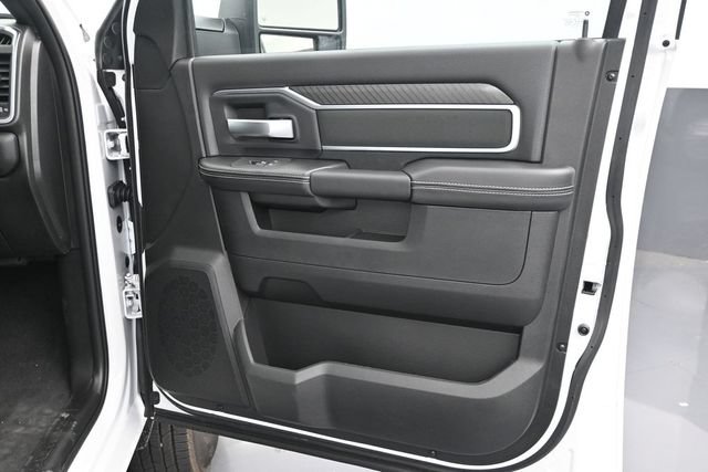 New 2026 RAM 3500 Big Horn AWD/4WD image 11