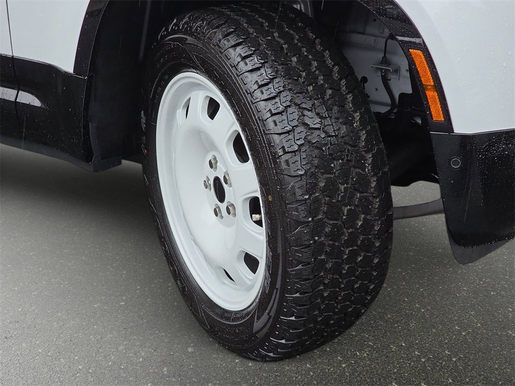 New 2026 Land Rover Defender 110 S image 32