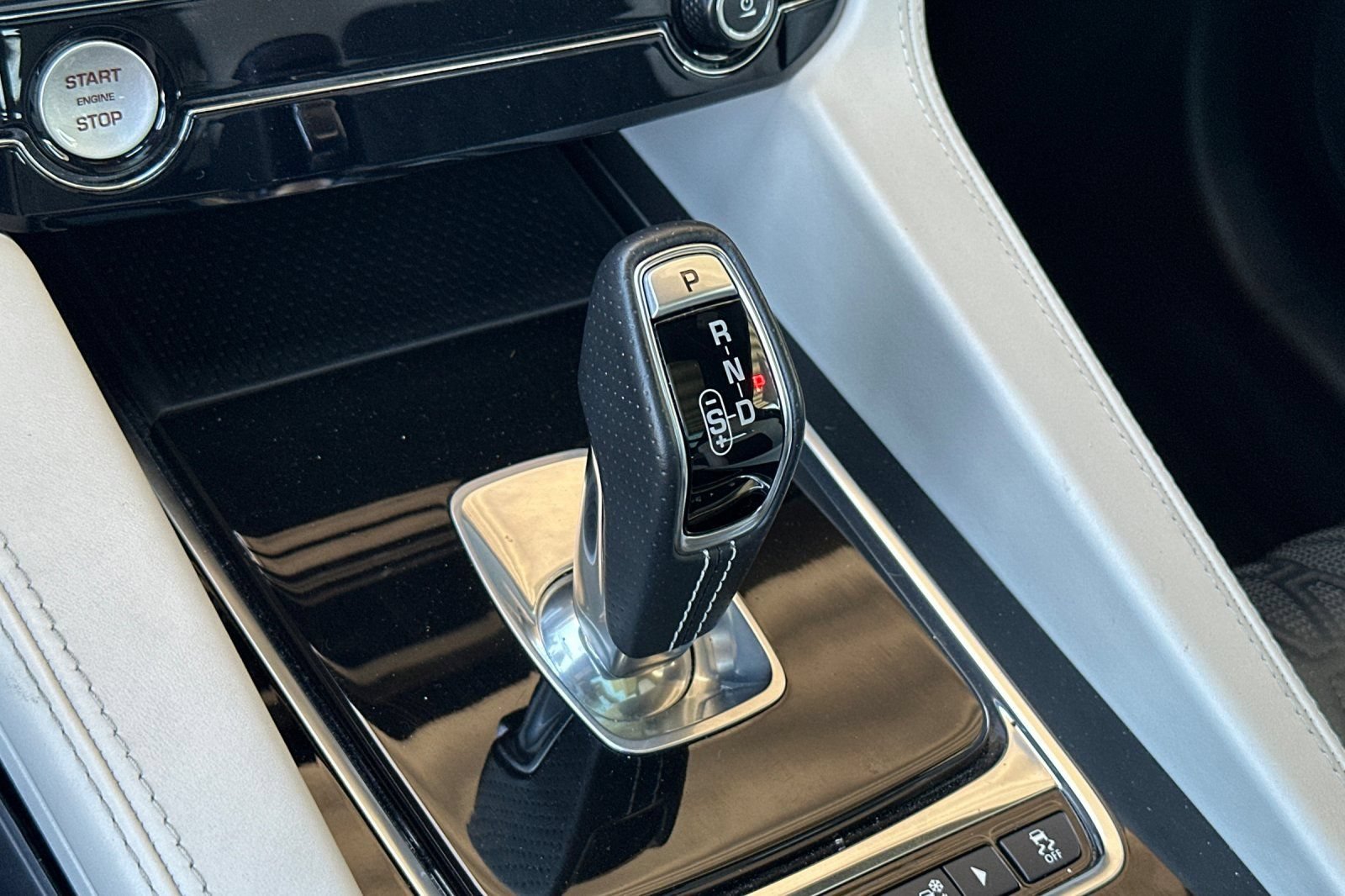 Used 2020 Jaguar F-PACE SVR AWD/4WD image 30