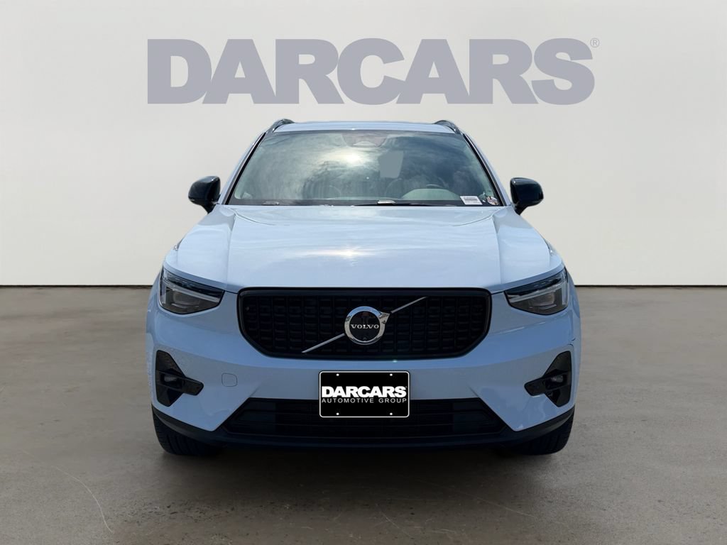 Certified 2024 Volvo XC40 B5 Plus w/ Protection Package Premier AWD/4WD image 2