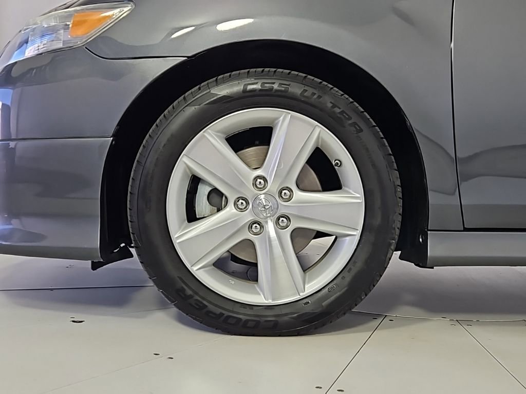 Used 2011 Toyota Camry SE w/ SE/XLE Extra-Value Pkg image 5