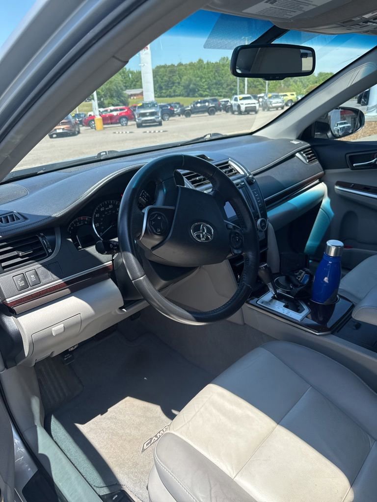 Used 2012 Toyota Camry XLE FWD image 1