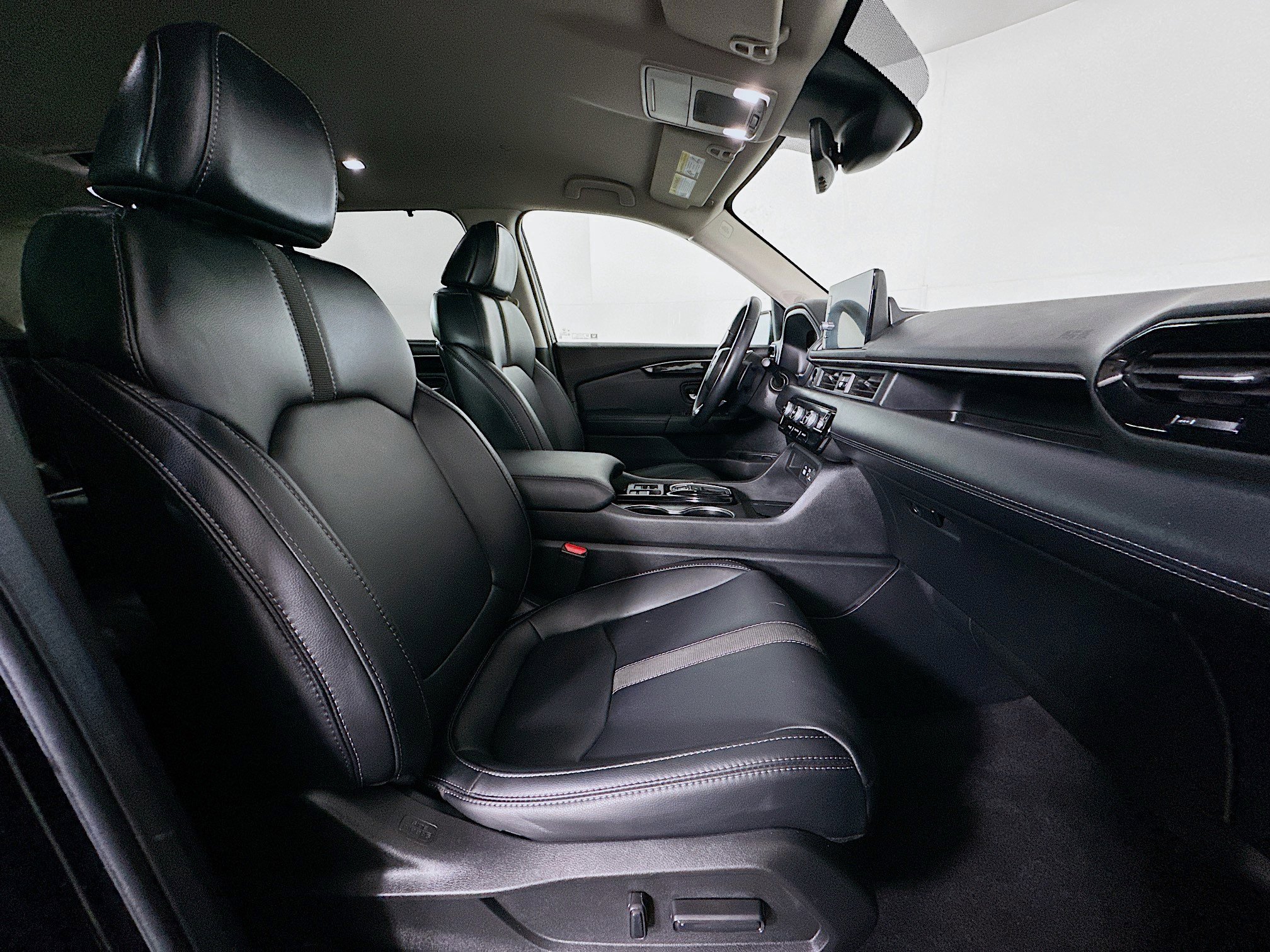 Used 2025 Honda Pilot EX-L image 32