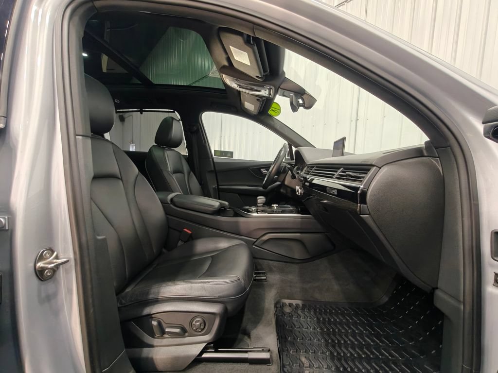 Used 2018 Audi Q7 3.0T Prestige w/ Prestige Package AWD/4WD image 28