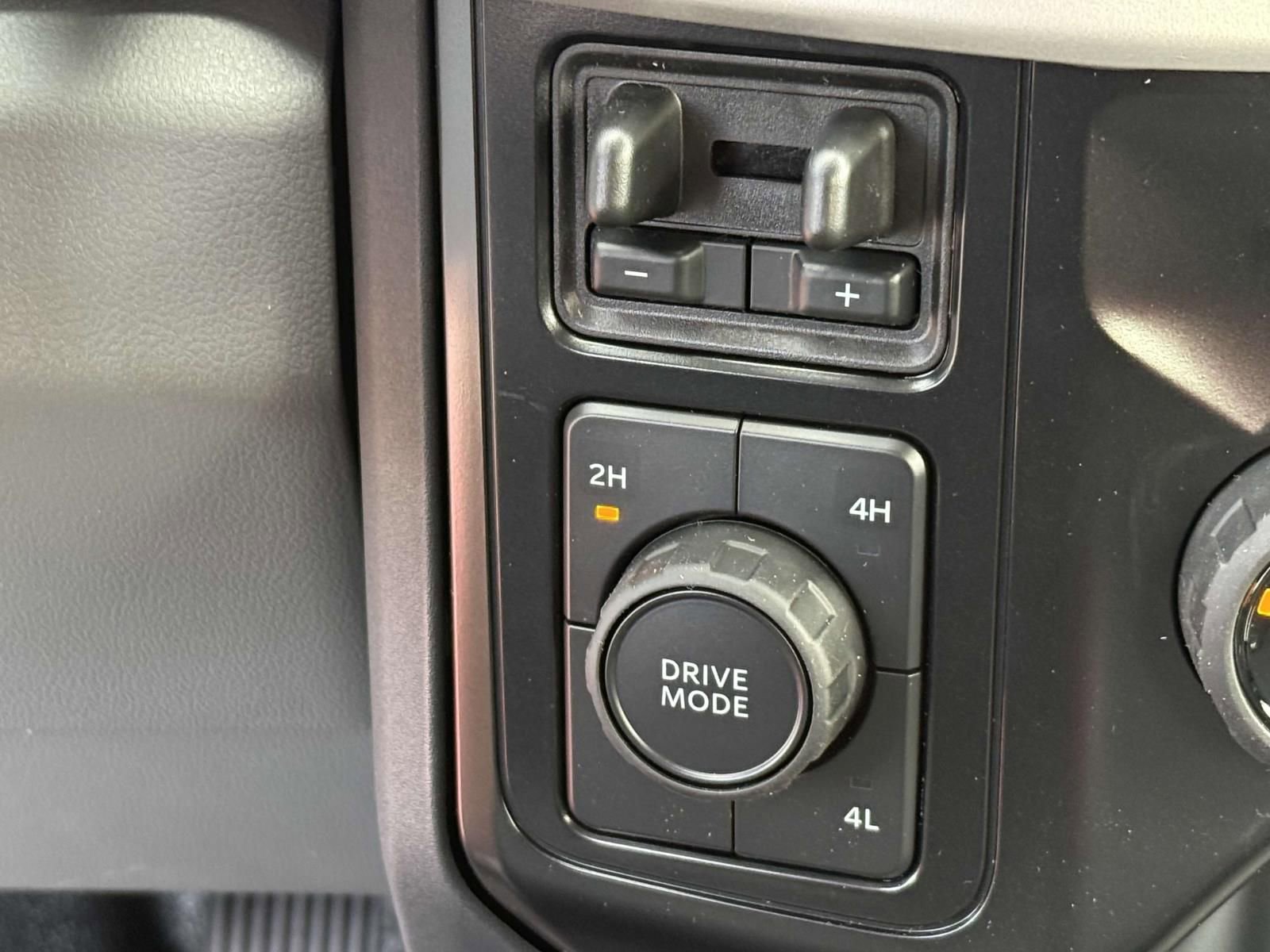 New 2025 Ford F450 XLT w/ XLT Value Package image 15